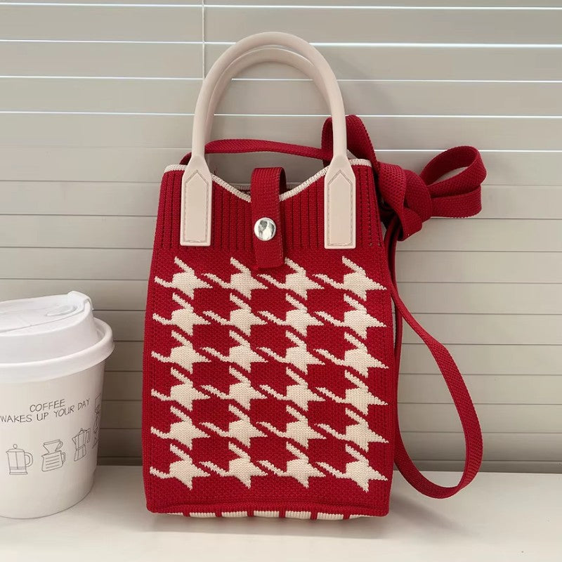 Korean Fashion Heart Knitted Mini Square Handbag for Women Small Mobile Phone Shoulder Bags Girls Cute Outdoor Crossbody Bags