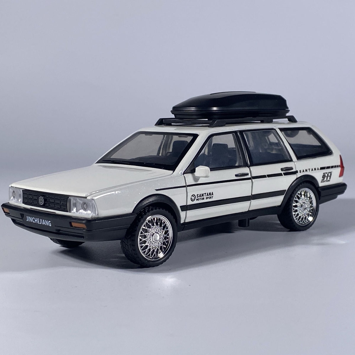 1:32 Scale VolksWagenwerk Santana Wagon Alloy Diecast Model Decorative Trendy Ornaments For Friend Gift Sound And Light Toys