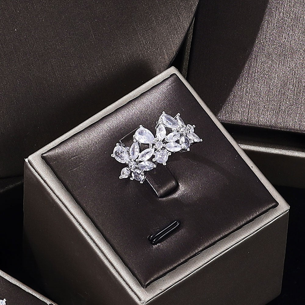 2023 new four-piece cubic zirconia bridal jewelry set women's party, luxury Dubai crystal wedding hot sale in Central Asia
