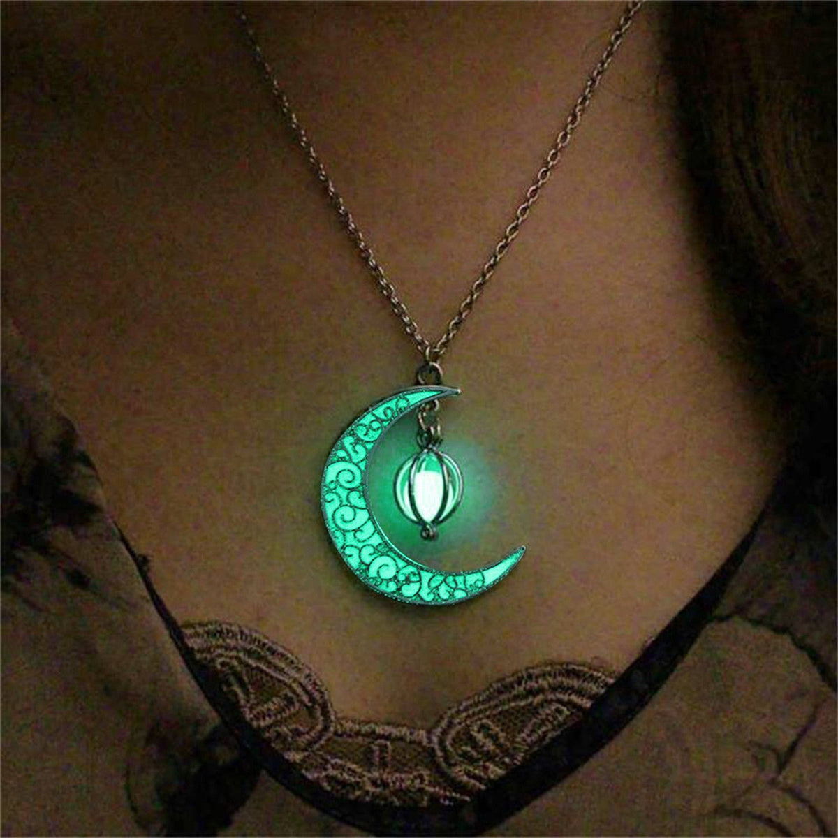 Womens Teen Girls Luminous Moon Necklace Moon Pendants Chain Choker Glow in The Dark Necklace Jewellery Gifts ????????