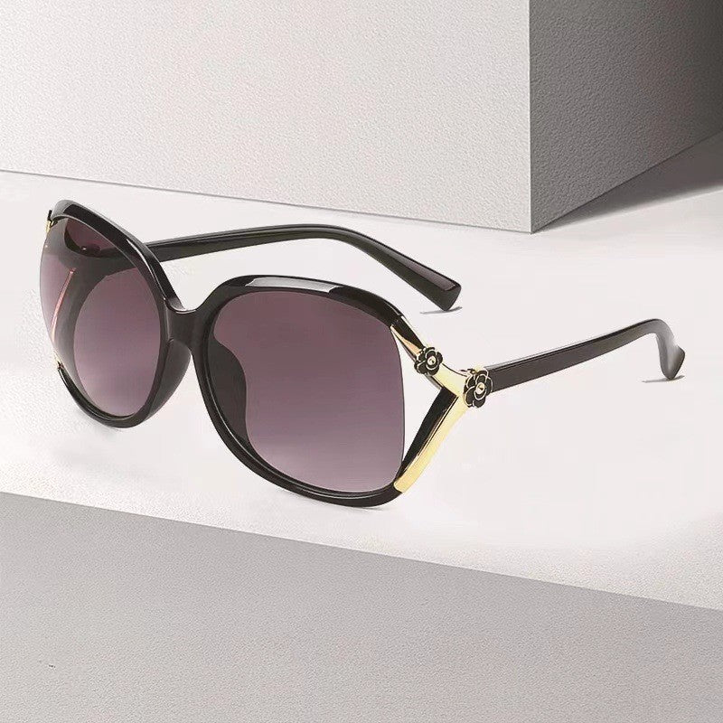 New Classic Vintage Driving Sunglasses for Women Luxurious Fashionable Camellia Hollow-out Women’s Sun Glasses UV400 Protection