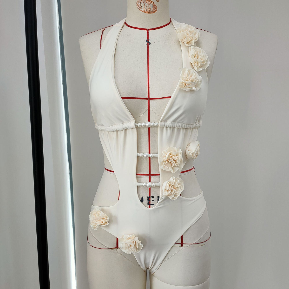 2025 New 3D Flowers One Piece Swimsuit Women Solid Sexy Hollow Out Swimwear Tropical Summer Beachwear Bathing Suit Bodysuit