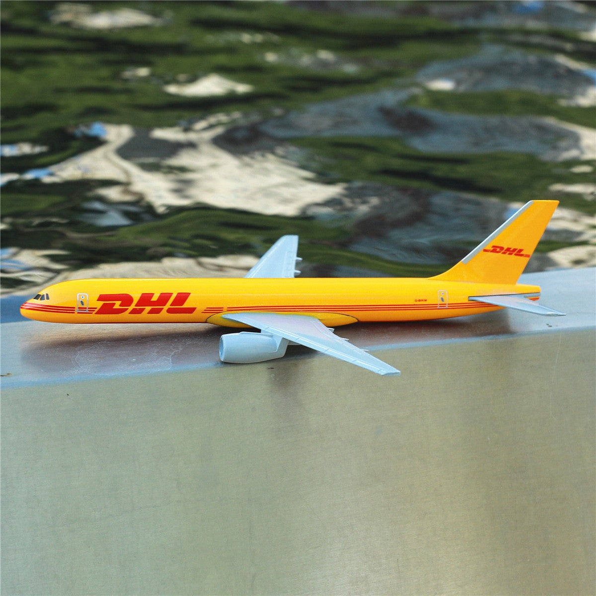 Scale 1:400 Metal Aircraft Replica DHL Boeing 757 Airplane Diecast Model Plane Aeroplane Home Office Miniature Toys for Children