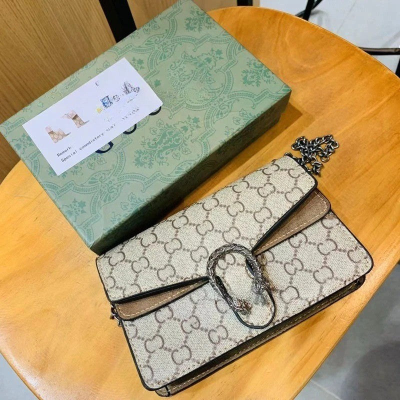 2025 new mini wine god chain bag, mobile phone, coin purse, single shoulder crossbody fashion trend