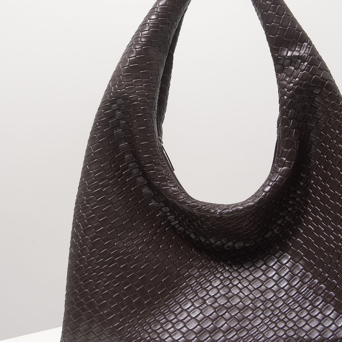 Vintage Faux Woven Leather Shoulder Bag, Women's Handbag, Large Capacity Tote Bag, Crescent Bag, Zipper Underarm Bag, Daily Commuter Bag (Random Pattern)