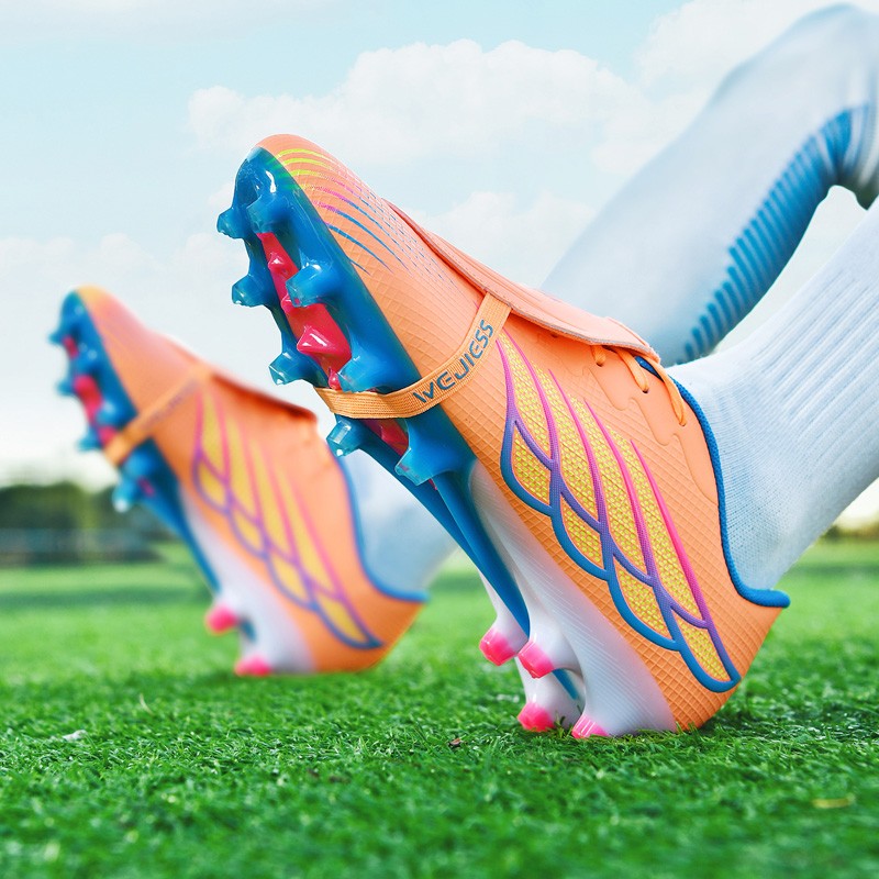 Football Cleats Men Ultralight Grass Soccer Shoes Men's Futsal Shoes Professional FG Football Shoes Men Training Match Sneakers