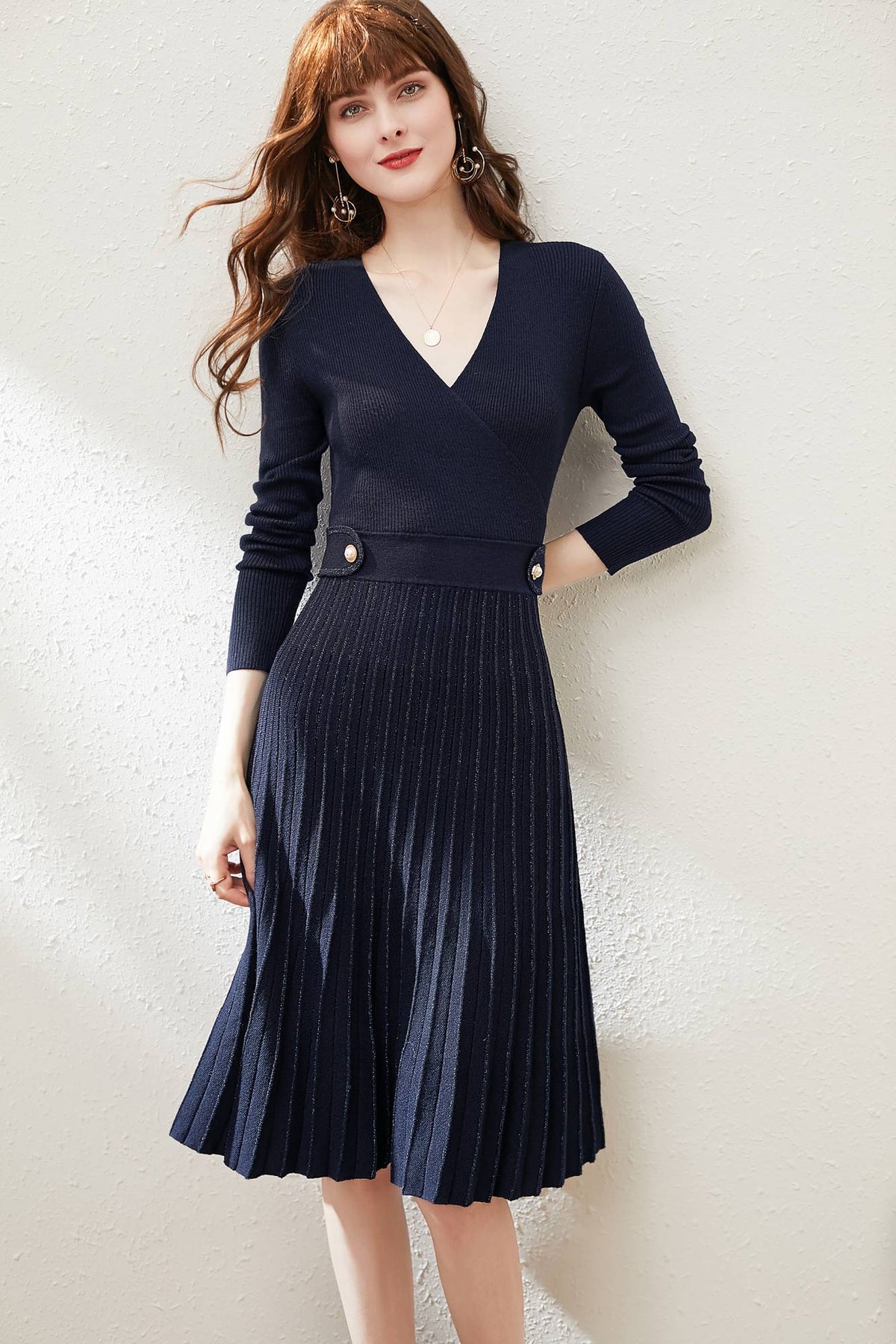 MARKOWO Desinger Brand 2022 Autumn and winter niche wool retro temperament slim V-neck knitted pleated dress