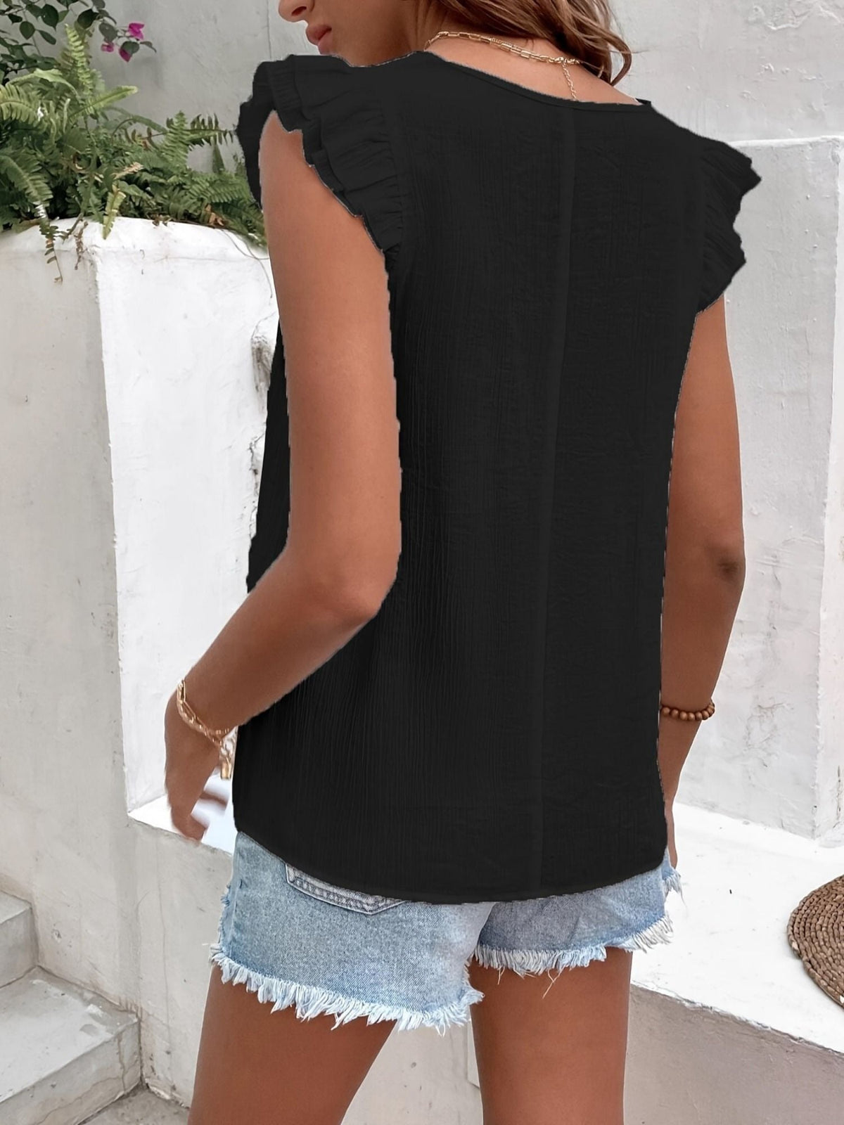 New Women's FashionWomen's V-neck Lace Pleated Sleeves Fashionable Casual Shirt Tops Ladies Casual Commuting Shirt