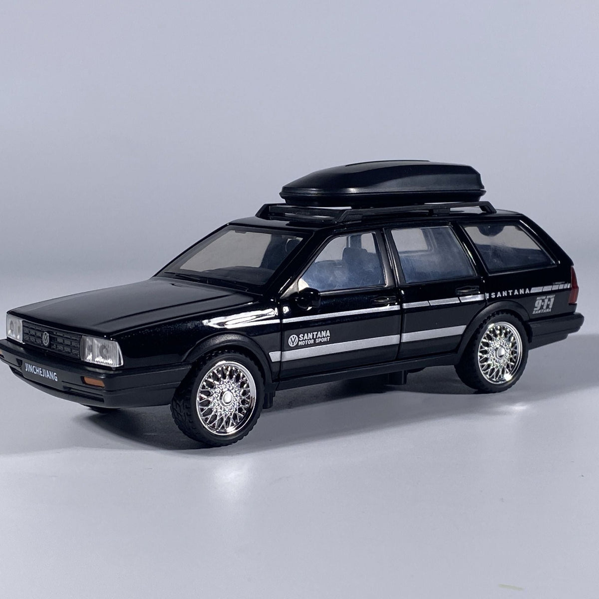 1:32 VolksWagenwerk Santana Wagon Alloy Metal Diecast Model Classic Car Pull Back Children Toy Miniature Cars Ornaments Presents