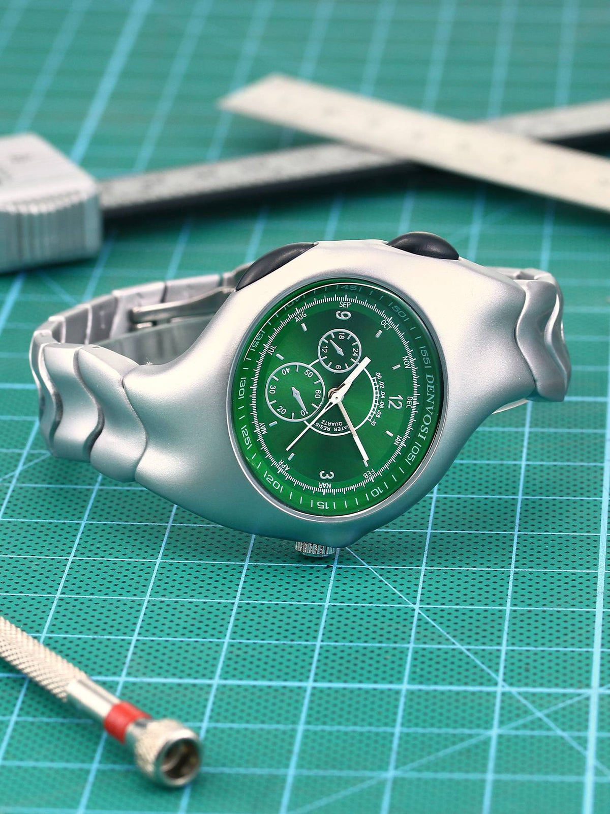 Alien Twist Original Watch Distorted Y2K Watch Men quartz watch Fashion Trendy Retro Watch Sports Niche Personality Design