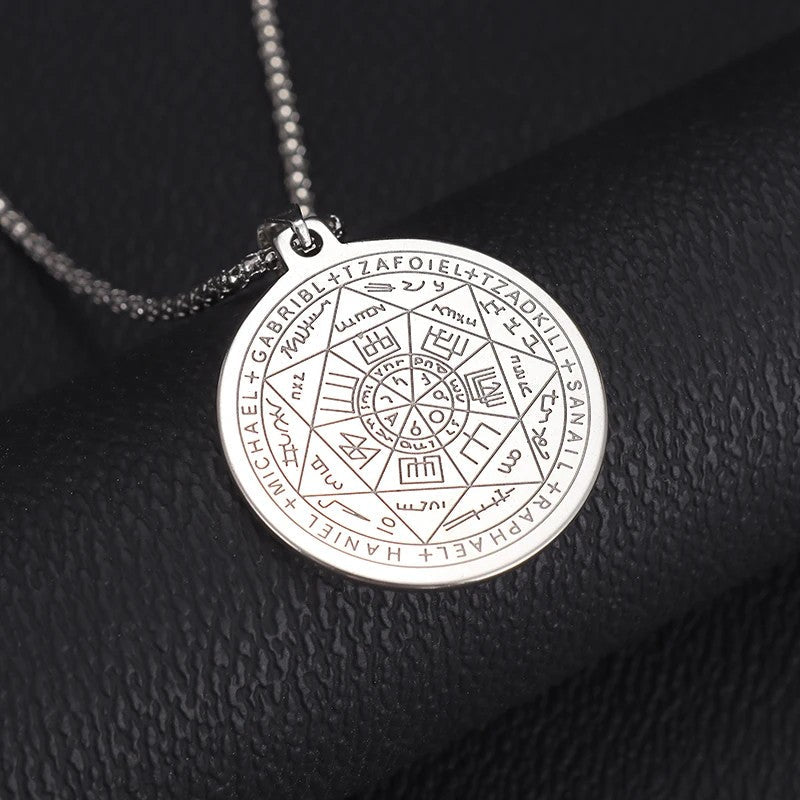 Rune Compass Necklace for Men Vintage High Quality Pendant Amulet Party Jewelry Gift