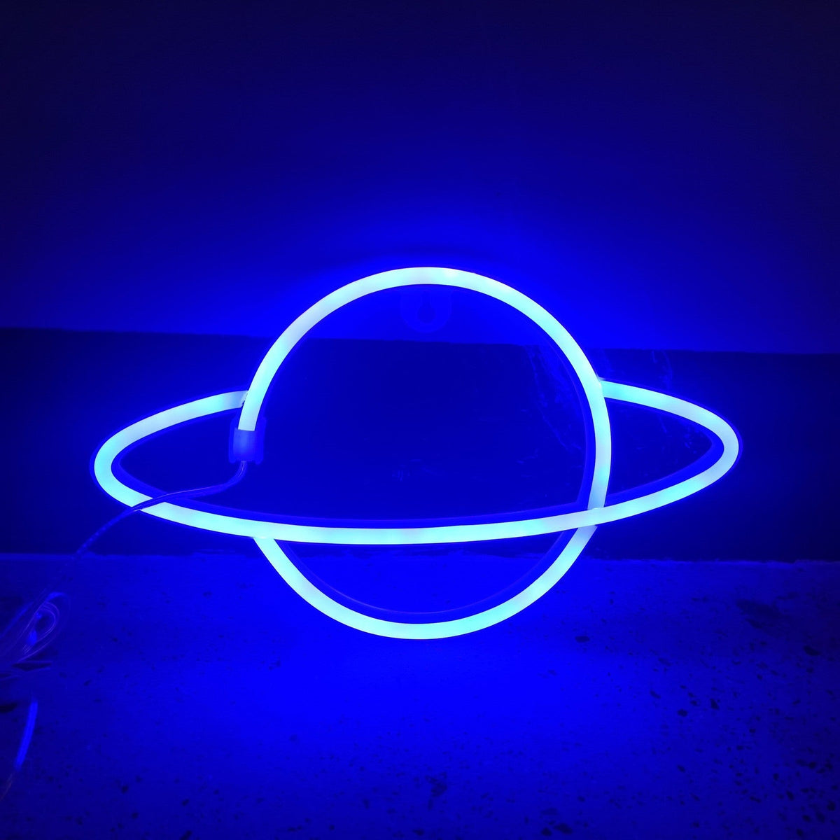 Neon Sign Alien Face Shaped Wall Hanging Lights for Home Game Room Saucerman Plant LED Night Lamps Xmas Party Holiday Art Decor