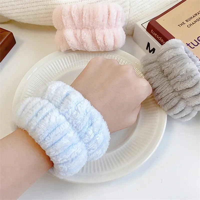Wrist Washing Belt Soft Cotton Towel Face Wash Absorbent and Moisture-proof Hand Towel Wrist Wash with Coral Fleece Splash Proof