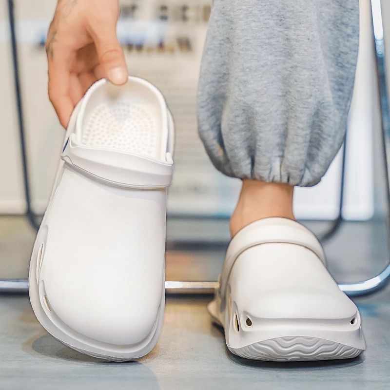 Men Outdoor Sandals Beach Comfortable Clogs Soft Slides Men Casual Shoes Garden Shoes Lazy Shoes Are Lightweight and Versatile