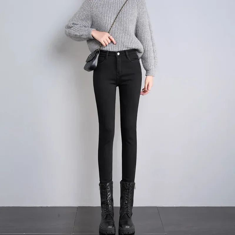 Winter Lady Thermal Plush Jeans Snow Warm Stretch Jeans Hot Sale High Waist Fleece Pants Female Straight Leg Denim Trousers