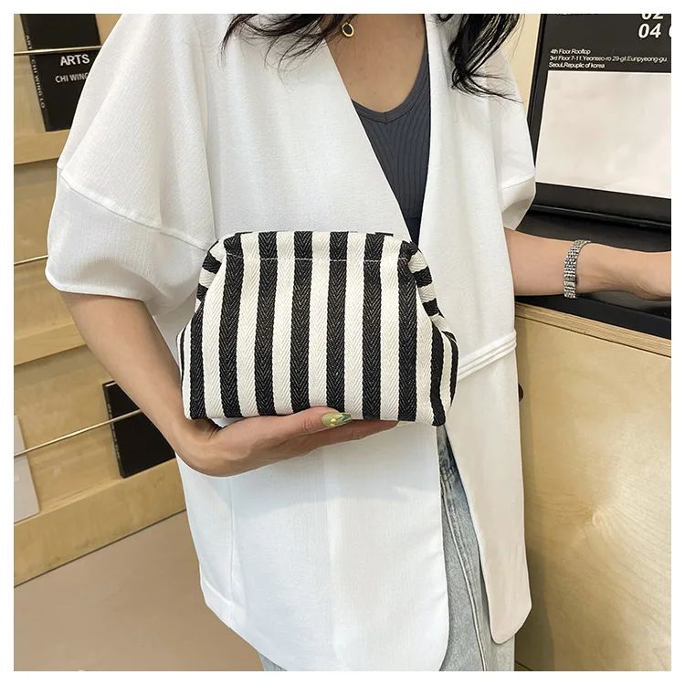 Casual Colorblock Bag Ladies Ruched Cloud Purse Summer Woven Crochet Purses for Women Beach Clutch Handbags 2025 Dumpling Hobo