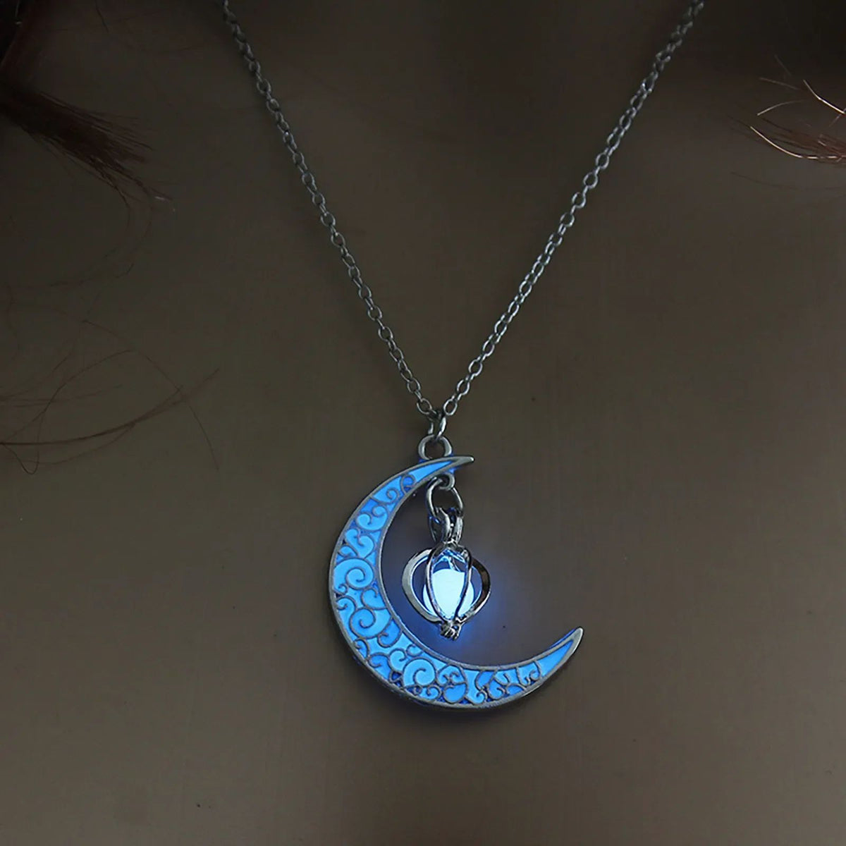 Womens Teen Girls Luminous Moon Necklace Moon Pendants Chain Choker Glow in The Dark Necklace Jewellery Gifts ????????