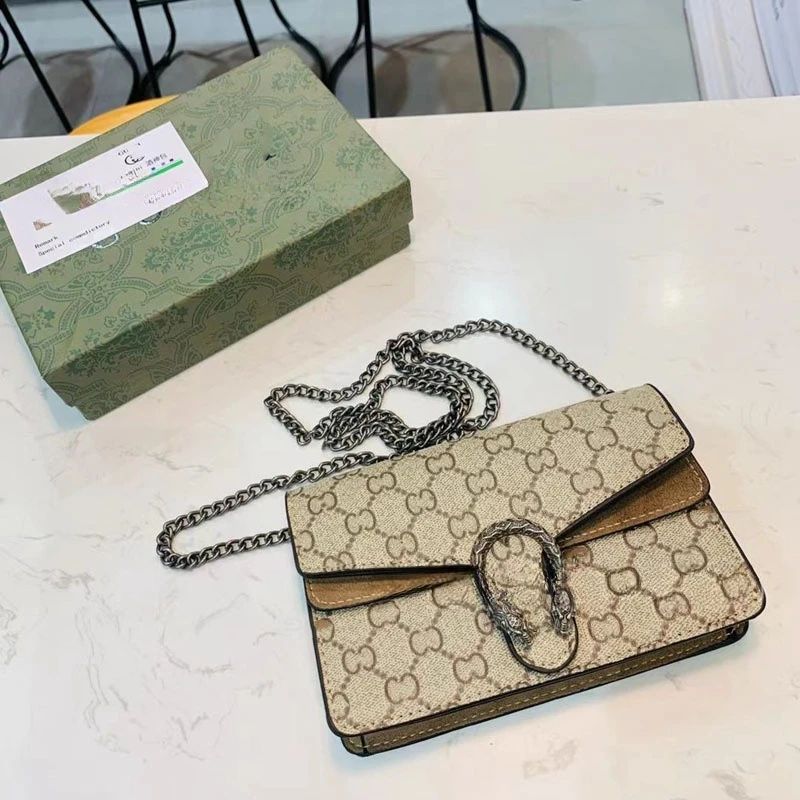 2025 new mini wine god chain bag, mobile phone, coin purse, single shoulder crossbody fashion trend