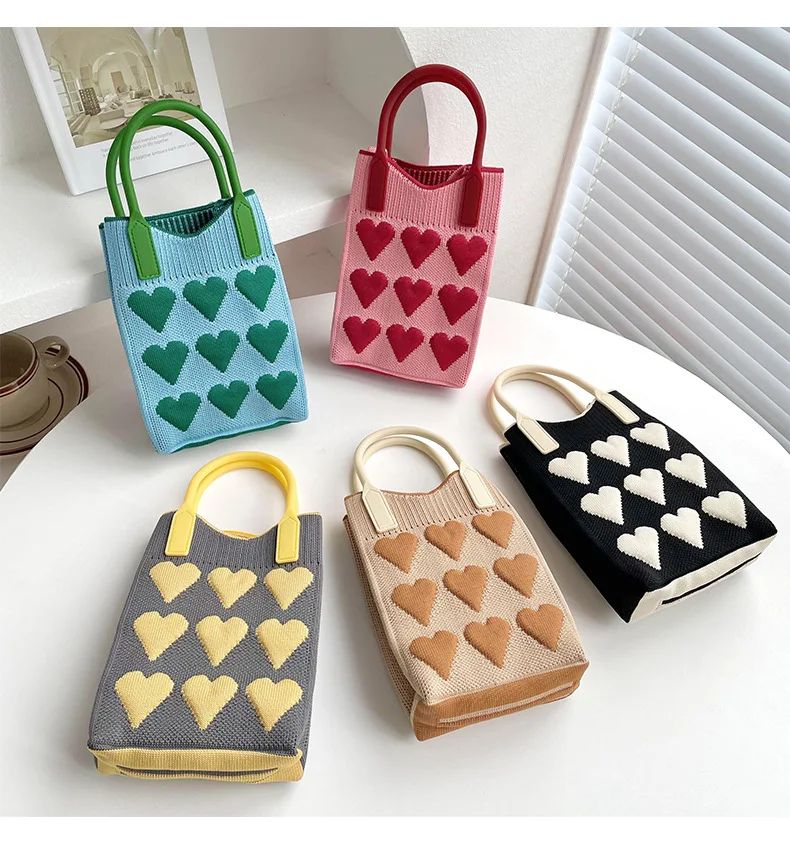 Korean Fashion Heart Knitted Mini Square Handbag for Women Small Mobile Phone Shoulder Bags Girls Cute Outdoor Crossbody Bags