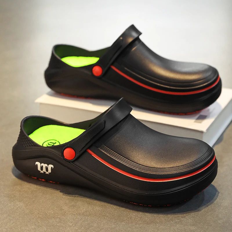 A Pair of Men's Casual Shoes, Waterproof and Oil-Proof, Low-Top Non-Slip Chef Shoes, Wear-Resistant and Non-Slip Men's Shoes