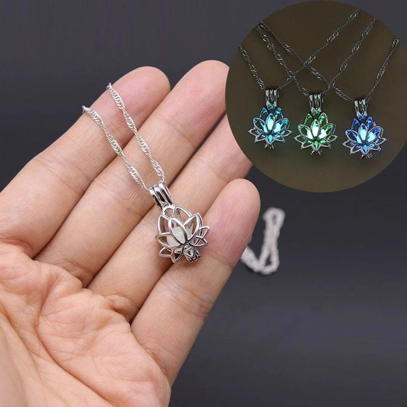 Womens Teen Girls Luminous Moon Necklace Moon Pendants Chain Choker Glow in The Dark Necklace Jewellery Gifts ????????