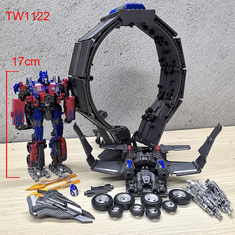 Baiwei Trailers TW1122 Transformation Toys Optimus Commander Robot TW1022 Tactical Container CY01 Model KIT Deformation Figure