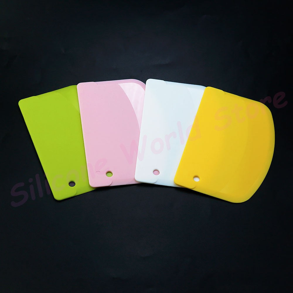 Silicone World Dough Scraper Cream Spatula Plastic Cutting Knife for Flour Pastries and Cakes Baking Tool Kitchen Accessories