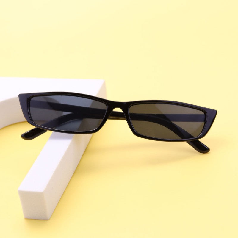 New Vintage Women Small Frame Sunglasses Small Oval Fashion Glasses Women's Summer Outdoor Leisure Sun Glasses UV400 Eyewear