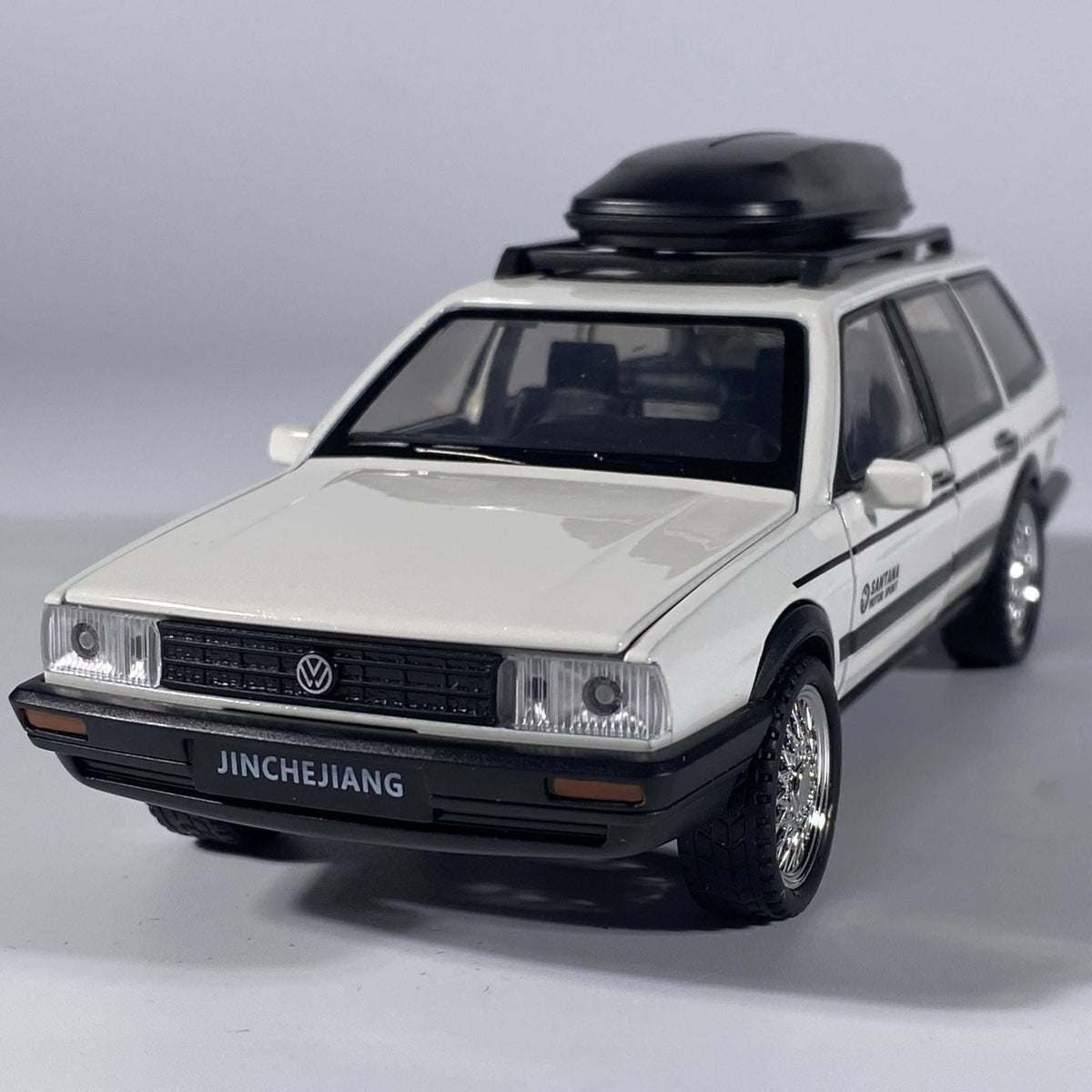 1:32 VolksWagenwerk Santana Wagon Alloy Metal Diecast Model Classic Car Pull Back Children Toy Miniature Cars Ornaments Presents