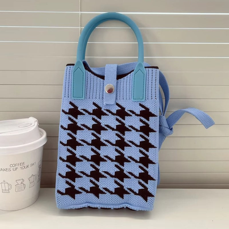 Korean Fashion Heart Knitted Mini Square Handbag for Women Small Mobile Phone Shoulder Bags Girls Cute Outdoor Crossbody Bags