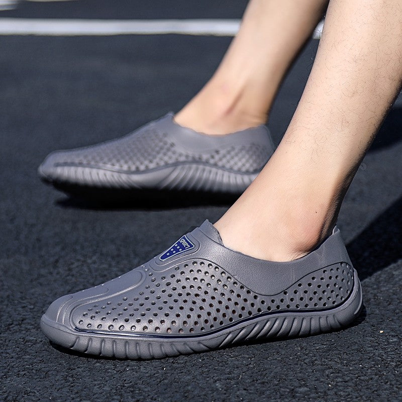 2025 Breathable Summer Men Slippers Outdoor Water Shoes Hollow Ultra Light Beach Shoes Casual Men Sandals Black Garden Shoes