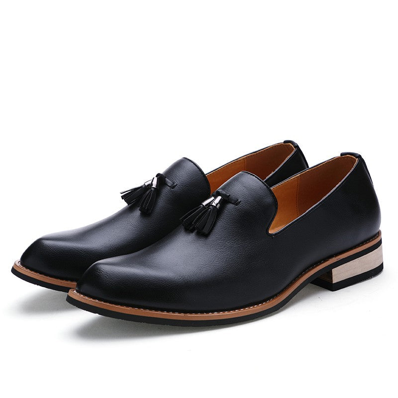 New pointed British men's business dress set with leather shoes and oversized men's shoes, fashionable and versatile