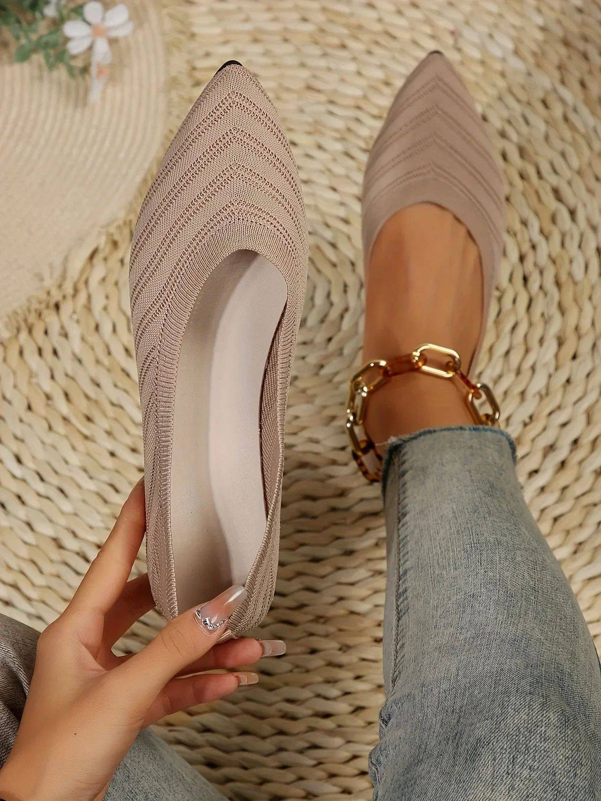 Women's Pointed Toe Flat Shoes Solid Color Knitted Slip on Shoes Casual Breathable Ballet Flats Women Flat Shoes Loafers Women