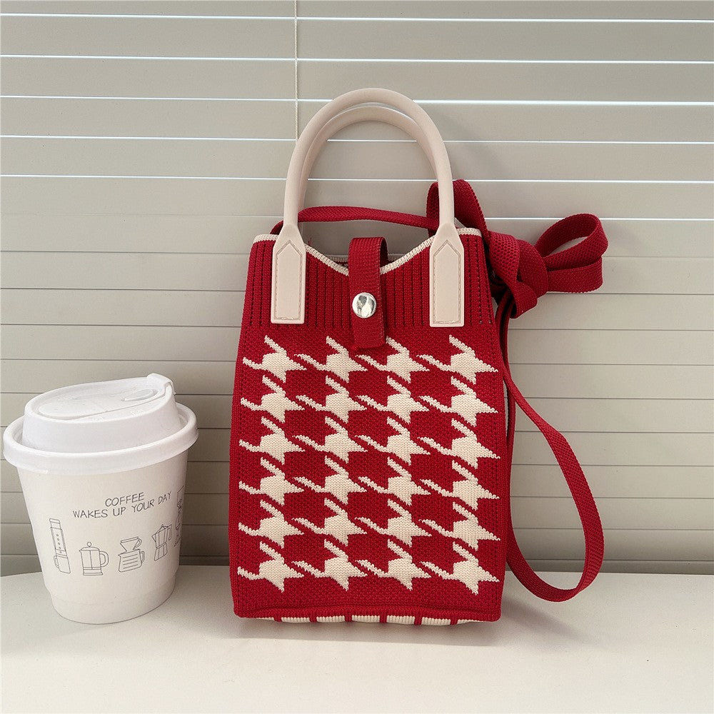 Korean Fashion Heart Knitted Mini Square Handbag for Women Small Mobile Phone Shoulder Bags Girls Cute Outdoor Crossbody Bags