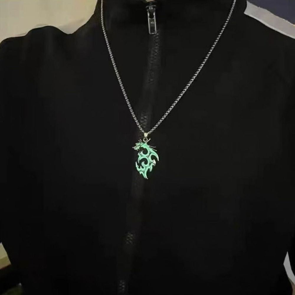 Womens Teen Girls Luminous Moon Necklace Moon Pendants Chain Choker Glow in The Dark Necklace Jewellery Gifts ????????
