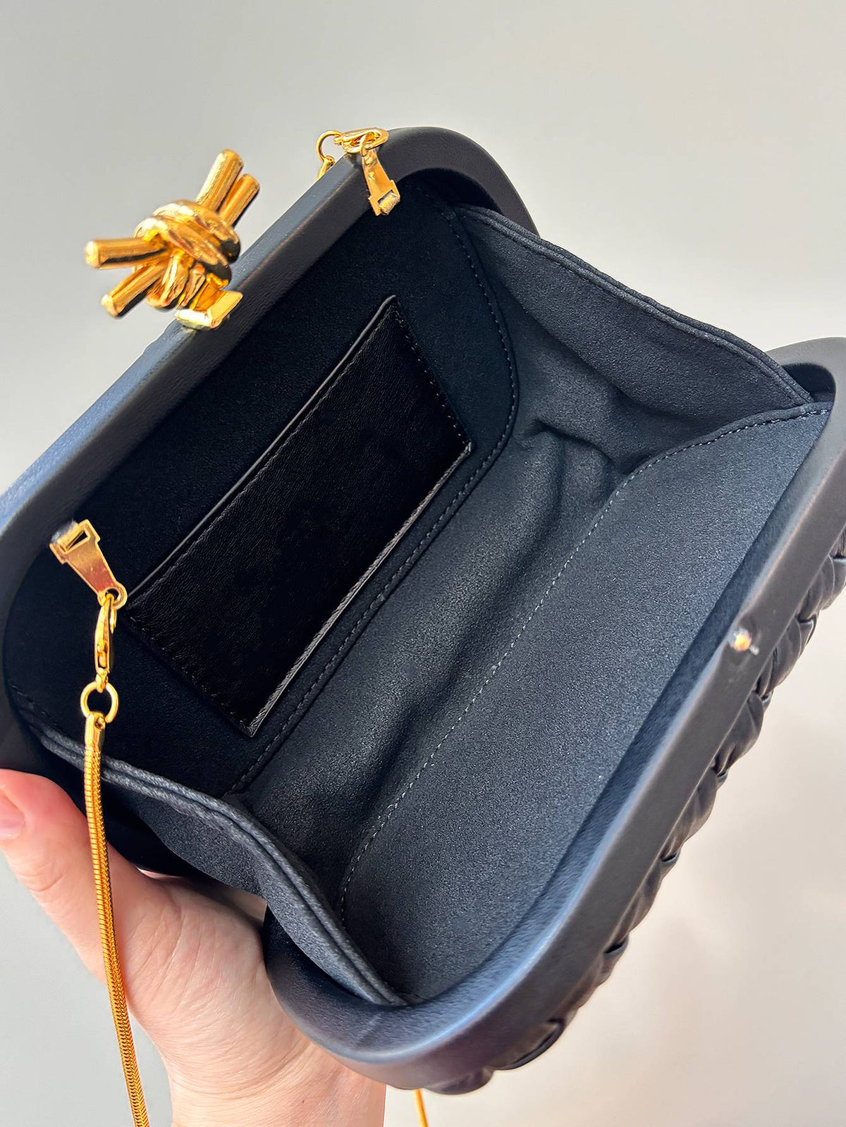 2025 fashion new ladies clutch bag high sense niche design woven bag elegant dinner clutch shoulder slung chain fashion high qua