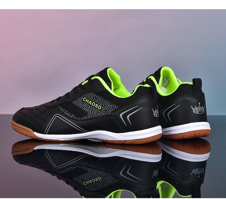 Men Professional Soccer Cleats Anti-Slippery Futsal Training Cleats Wear Resistant Ultralight Outdoor Indoor Unisex Sneakers