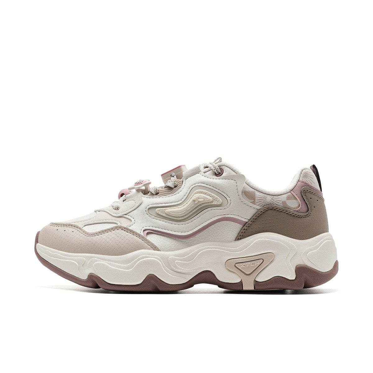 Xtep Star Trails 2.0 Women's Low Top Casual Shoes 2025 Spring Breathable Non-slip Thick Sole Leisure Sports Shoes 975118320005