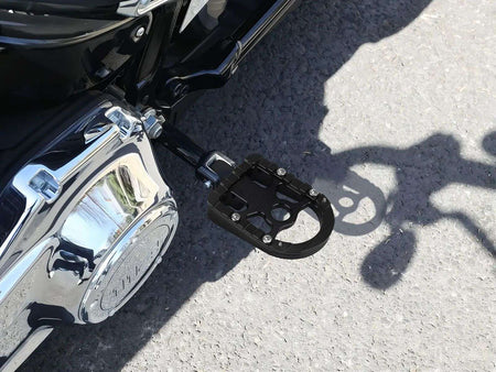 Motorcycle Footpegs Passenger Footrest Foot Pegs For Harley Softail Breakout Fat Bob Fat Boy Low Rider S Street Bob 2018-2025