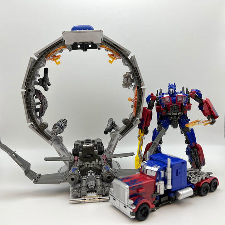 Baiwei Trailers TW1122 Transformation Toys Optimus Commander Robot TW1022 Tactical Container CY01 Model KIT Deformation Figure