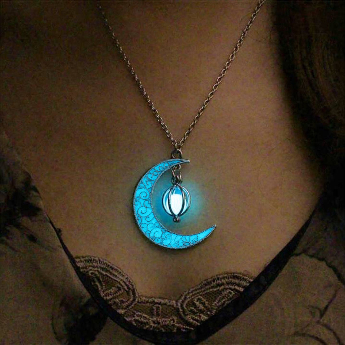 Womens Teen Girls Luminous Moon Necklace Moon Pendants Chain Choker Glow in The Dark Necklace Jewellery Gifts ????????