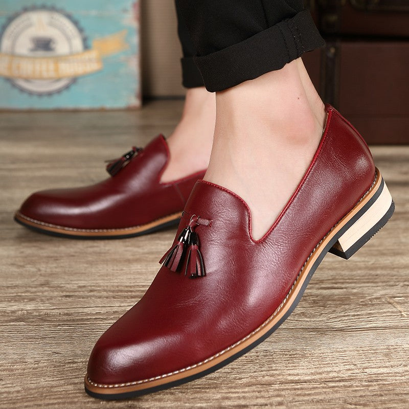 New pointed British men's business dress set with leather shoes and oversized men's shoes, fashionable and versatile