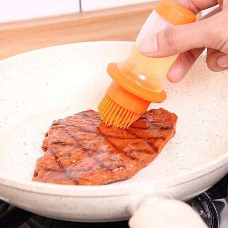 Silicone Pressing Oil Bottle Brush with Lid Baking Sauce Bottle Salad Dressing Bottle Barbecue Sauce Brush Oil Brush Tool