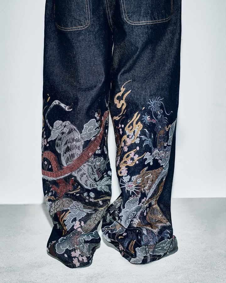 Streetwear Vintage Dragon Fight Embroidered Jeans Y2K Men Women Vintage Inspired Washed Baggy Jeans Mid Rise Wide Leg Trousers