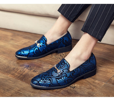 New pointed British men's business dress set with leather shoes and oversized men's shoes, fashionable and versatile