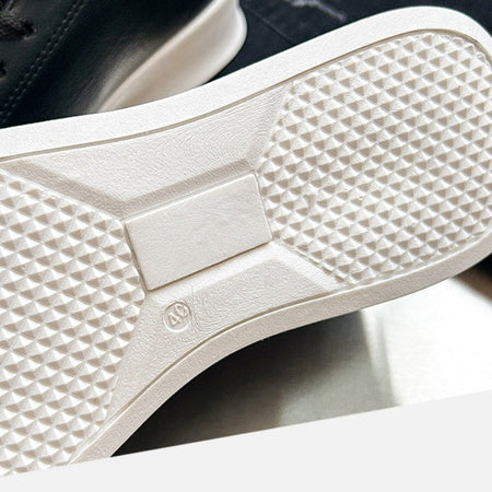 Fashion Thick Sole Black White Soft Men Leather Shoes Platform Men Casual Board Shoes Walking Sport Shoes Lightweight Work Shoes