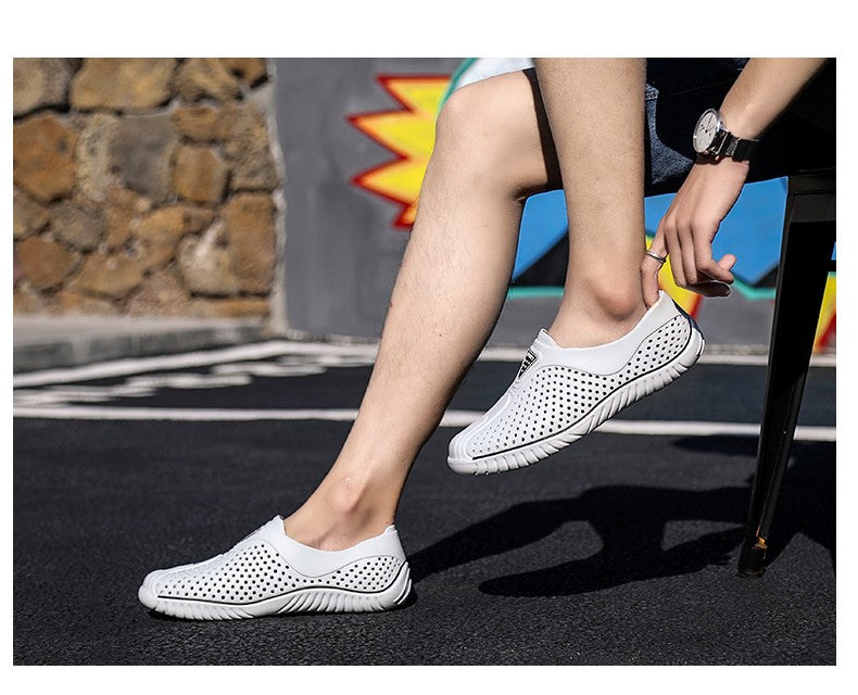 2025 Breathable Summer Men Slippers Outdoor Water Shoes Hollow Ultra Light Beach Shoes Casual Men Sandals  Black Garden Shoes