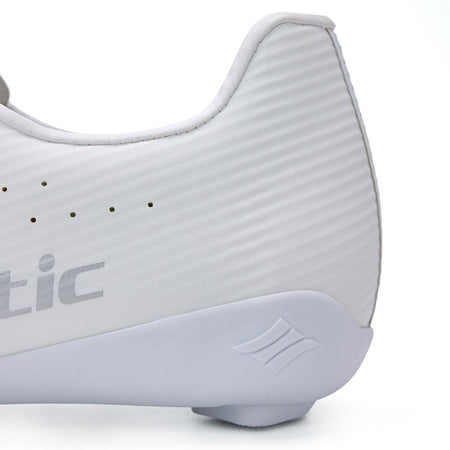 Santic Carbon Fiber Cycling Shoes Outdoor Wear Resistant Road Riding Sneakers Unisex Men Women Adjustable Pro Racing Bicyle Shoe