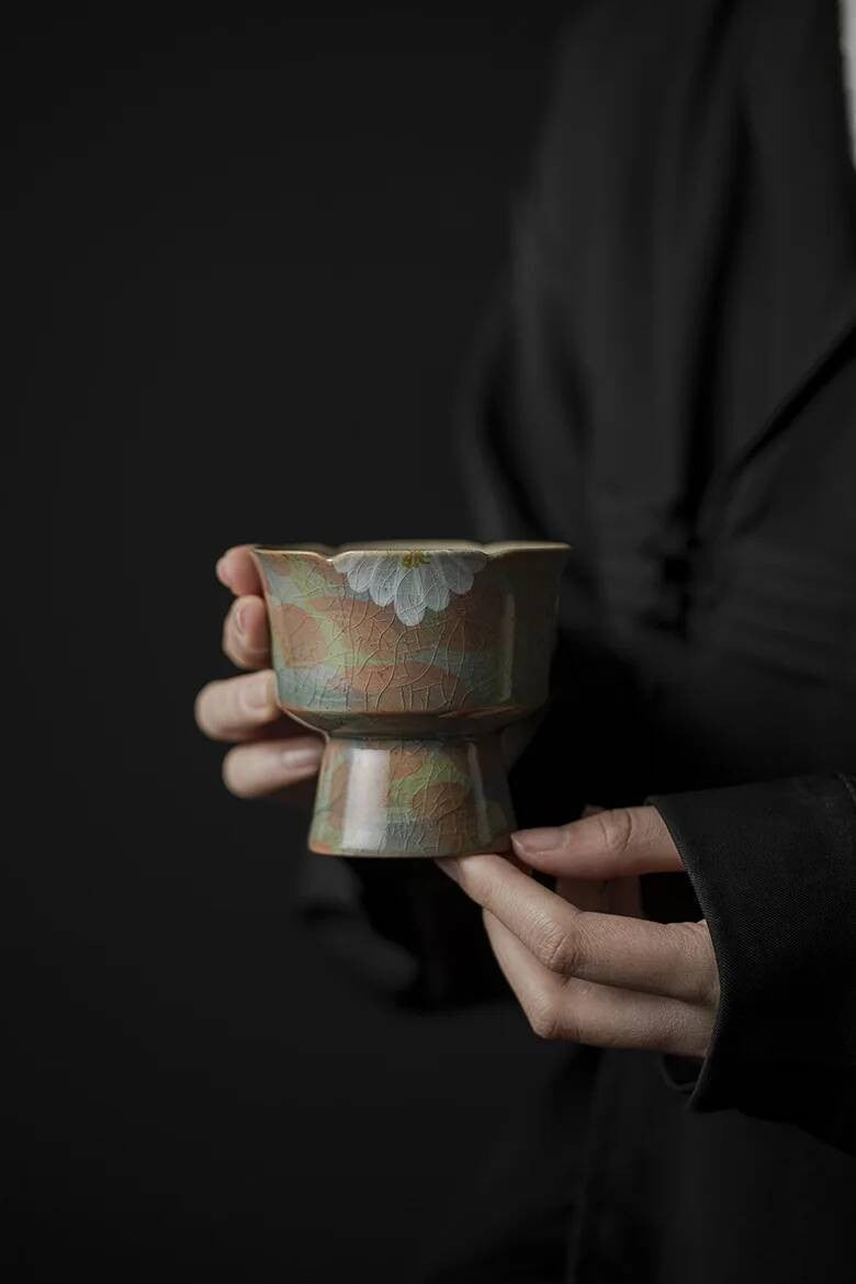 Hand-painted Cracked Glaze Chrysanthemum Fruit Tray Chinese Tall Bowl Dishes Boutique Plates For Food Serving Ornaments 120ml