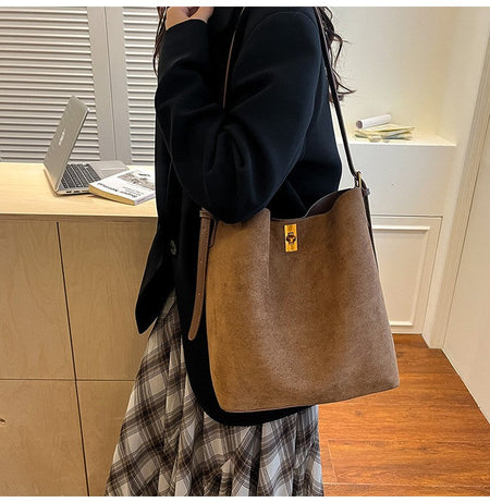 Shoulder Bags Bucket Bag Retro Suede Fur Women Tote Bag New Style Versatile Shoulder & Crossbody Bag 2025